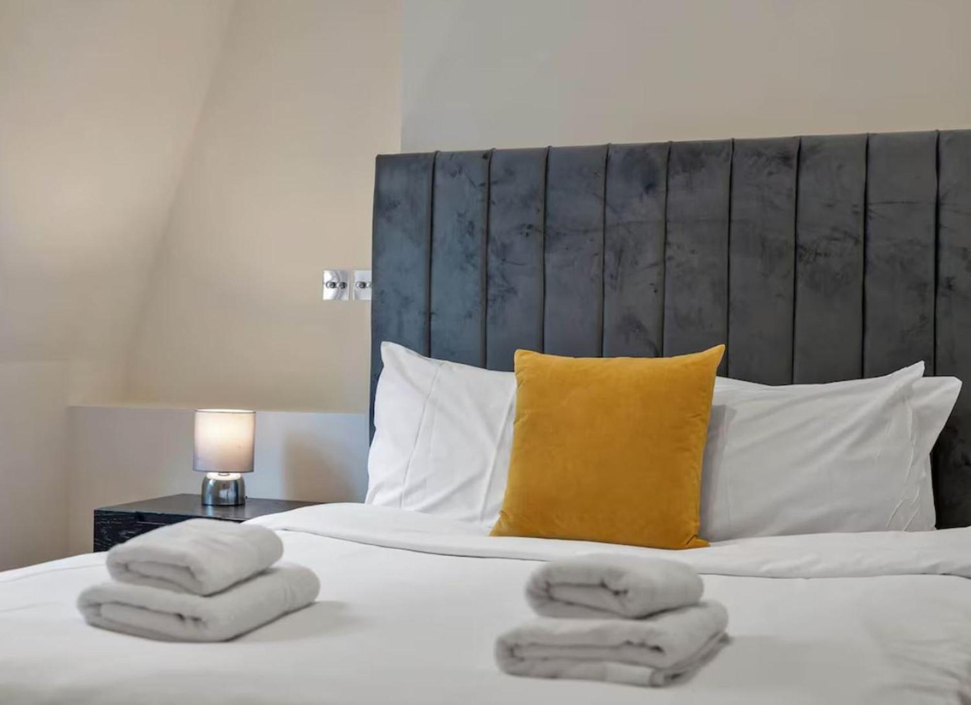 Contemporary Stylish 3 Bedrooms Flat In London