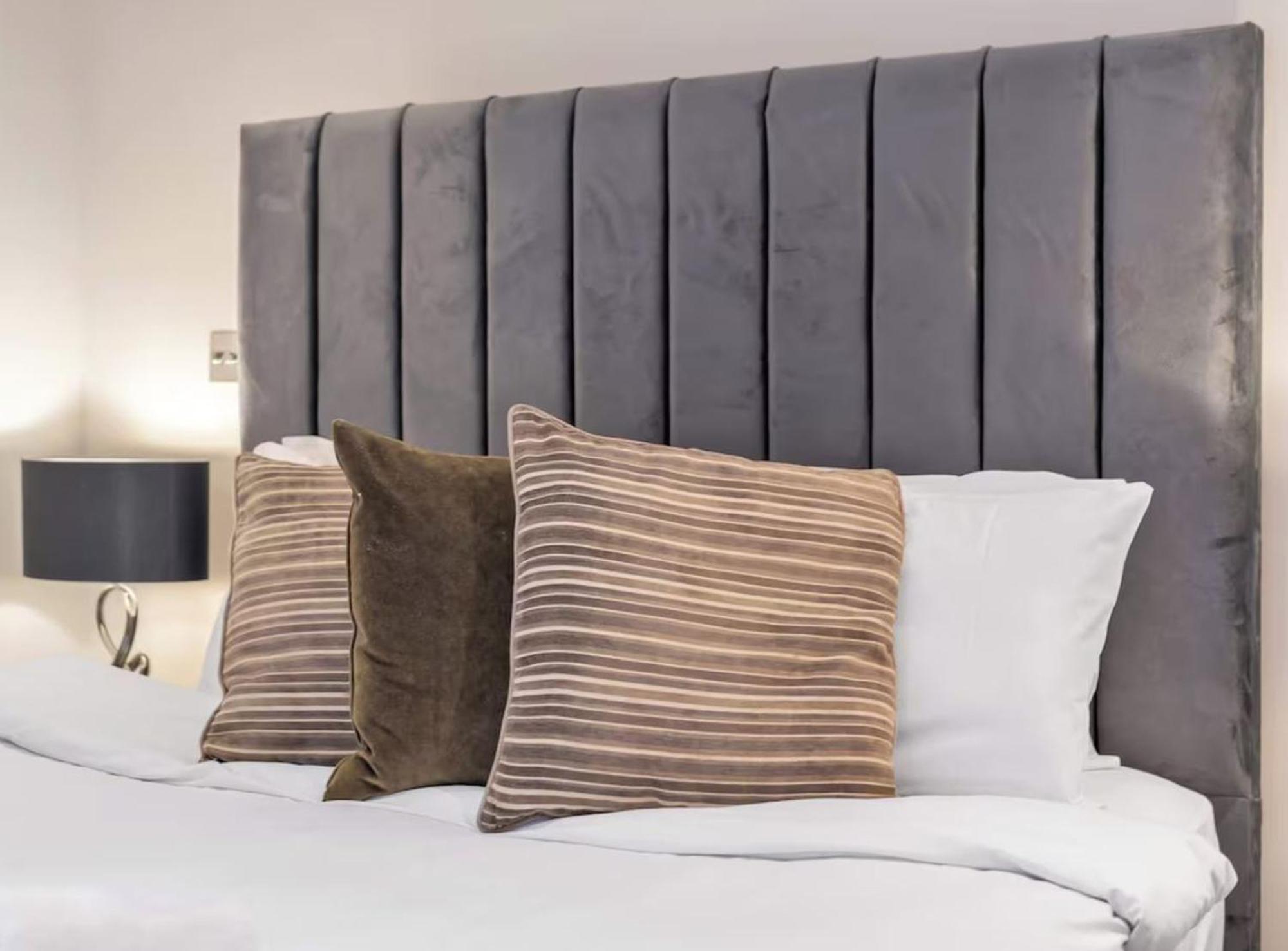 Contemporary Stylish 3 Bedrooms Flat In Bed & Breakfast London