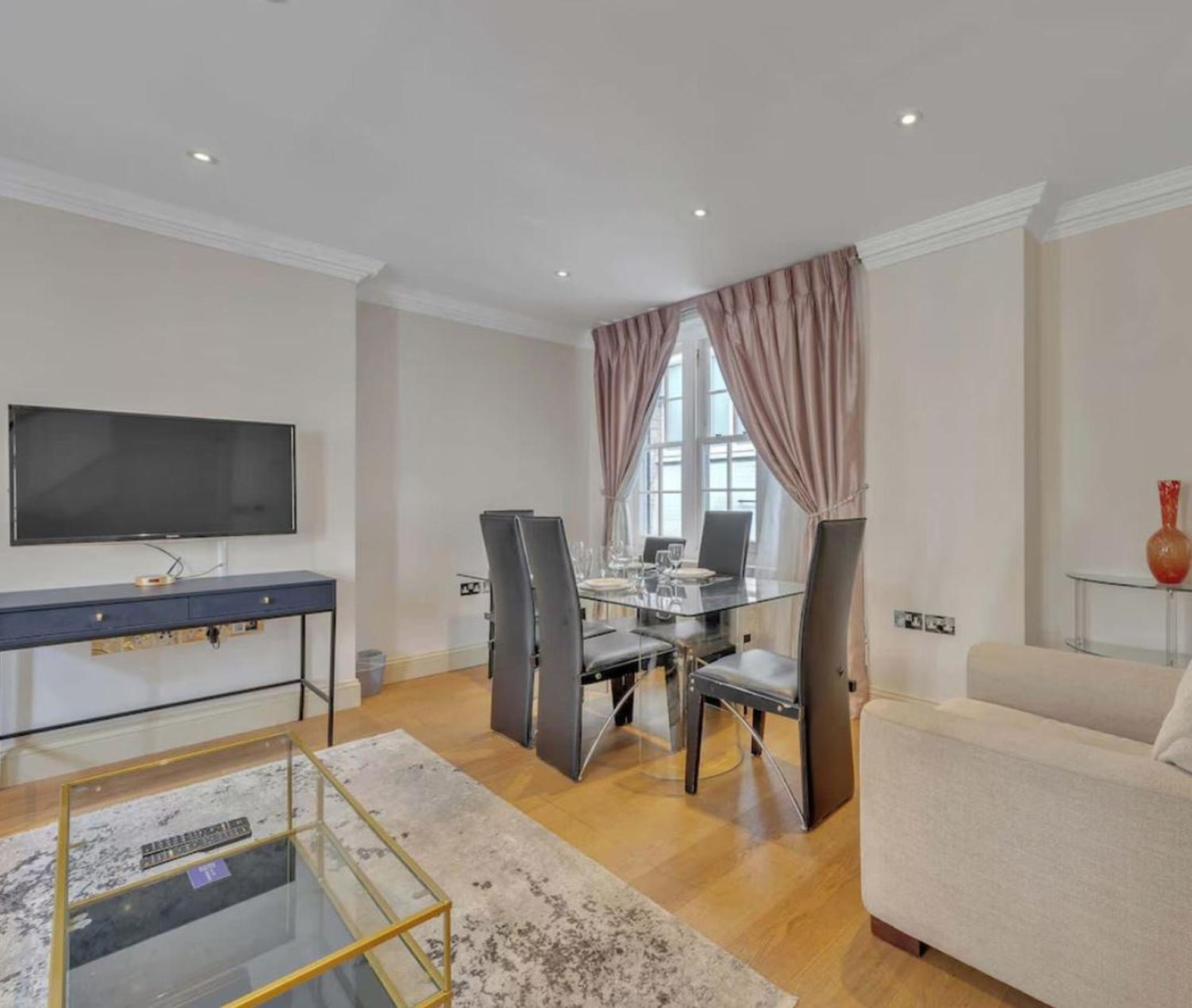 Bed & Breakfast Contemporary Stylish 3 Bedrooms Flat In