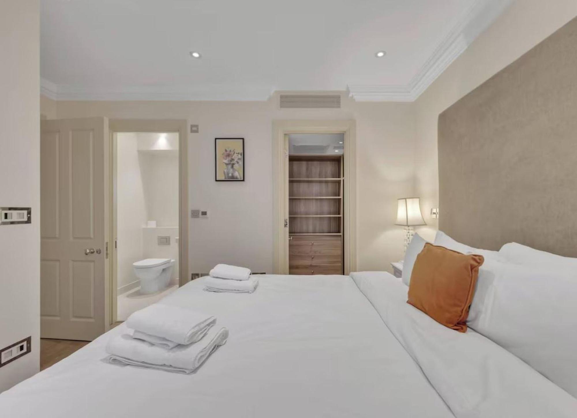 Bed & Breakfast Contemporary Stylish 3 Bedrooms Flat In